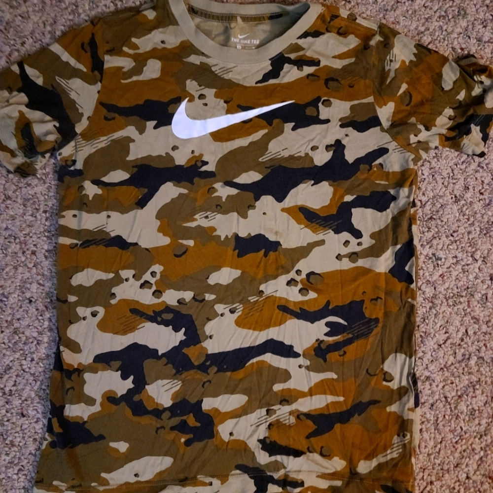 Nike tshirt
